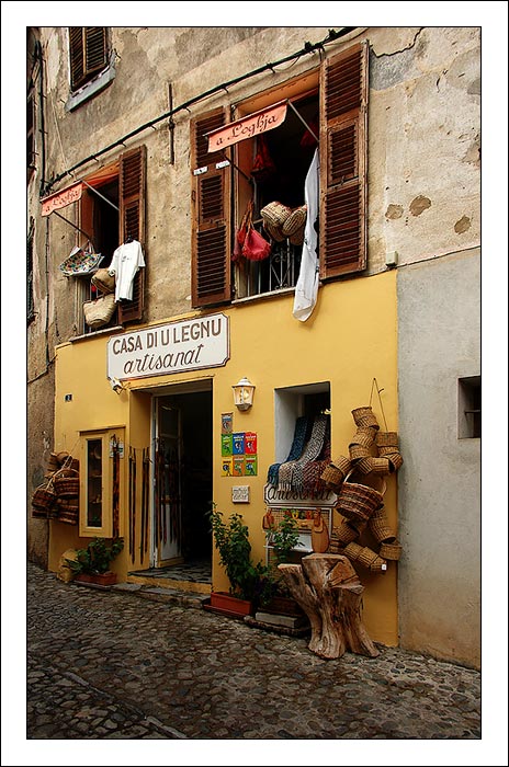 korsika - casa di u legnu