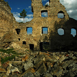 Prodám: zn. nedokončená stavba :))