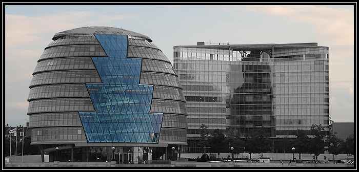 -=( London City Hall )=-