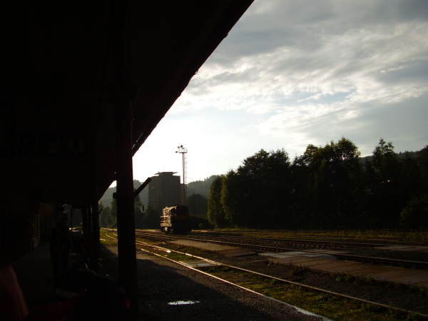 Nádraží při západu