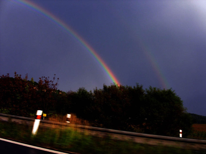 darky pic with rainbow, innit
