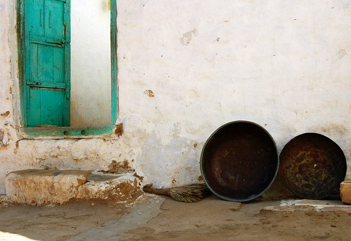 Zátiší s metlou a \"čapátí-varem\"