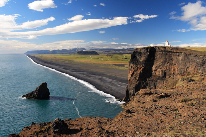 maják na útesech Dyrholaey - Island