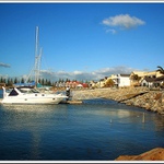 Nakouknutí za domy u přístavu