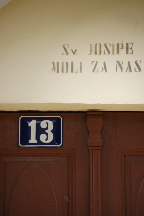 \"13\" , mozno stastnych