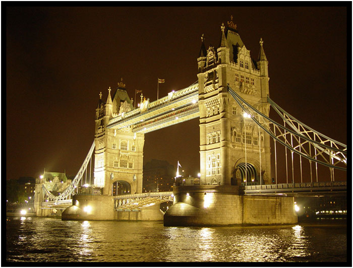 London mojimi ocami - Tower Brige