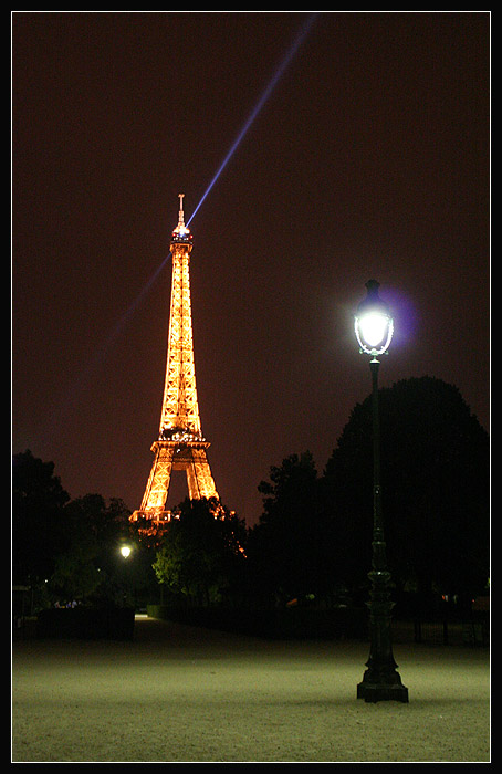 Svítící Eiffel