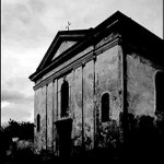 Z oprýskaného kostela........