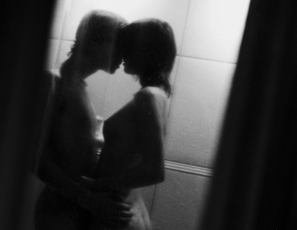 Voyeur v koupelně mé dívky II