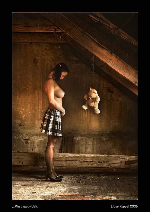 ...Mia a medvídek...