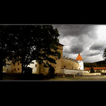 ... hrad slnka a tieňa ...