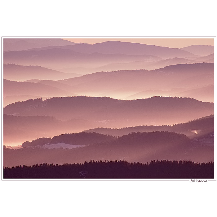 ... a z komínu se line kouř