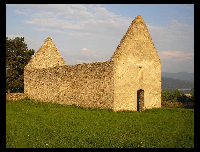 ...haluzický kostol...