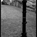 ... sám jako kůl v ....