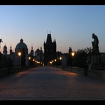 Svítání na Karlově mostě