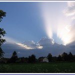 Někdo kouká z mraků