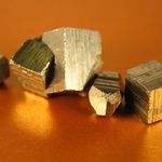 kdepak zlaté nugety, pyrit z Číny