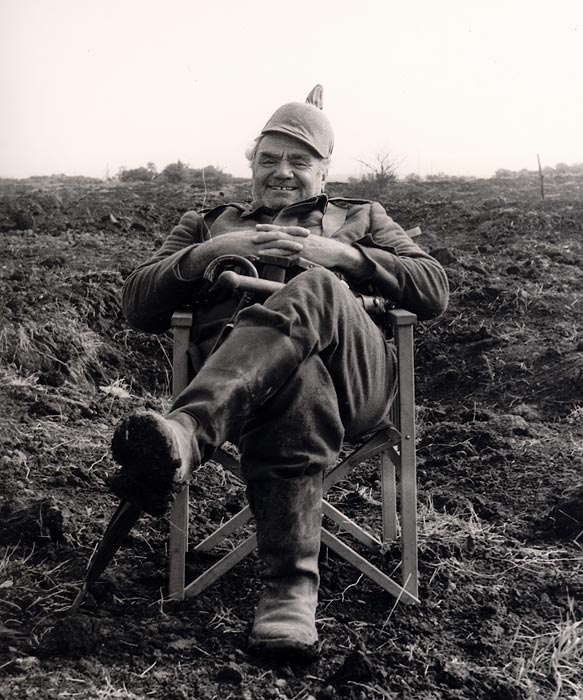 Odpočinek s paraplíčkem (Ernest Borgnine)