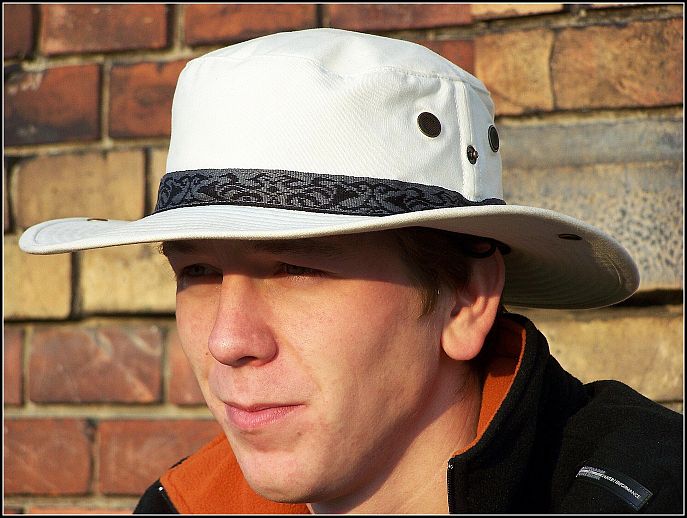 A kolty měl proklatě nízko...