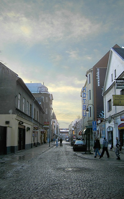 100downStreetOva