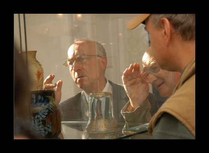 Sklo a světlo (název výstavy)