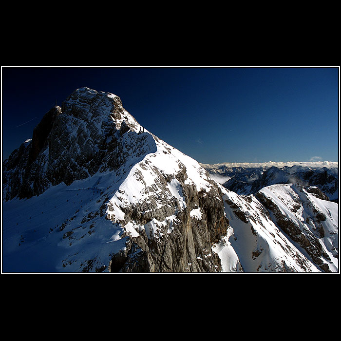 Boj světla a stínu