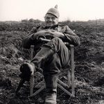 Odpočinek s paraplíčkem (Ernest Borgnine)