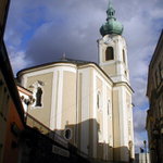 Kostel a sluneční odpoledne