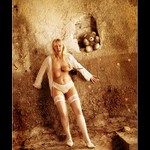 ...nemilosrdná gravitace...