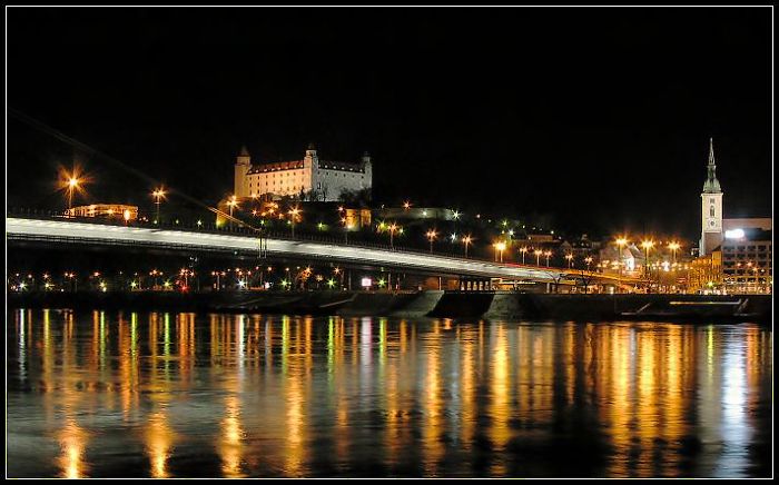 Nočná Bratislava