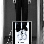 este jedna s monitorom...