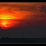 ...za vysílačem...