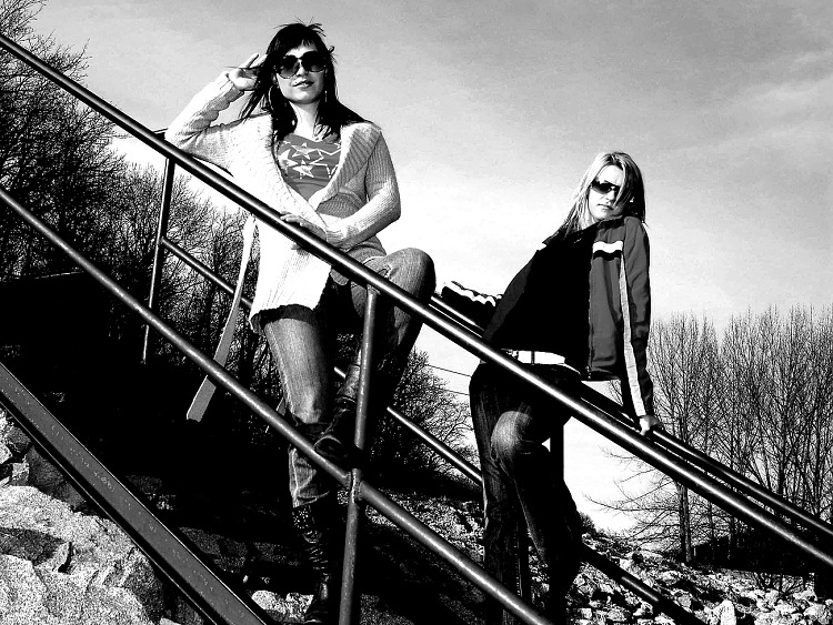 Sunday afternoon with  two nice girls