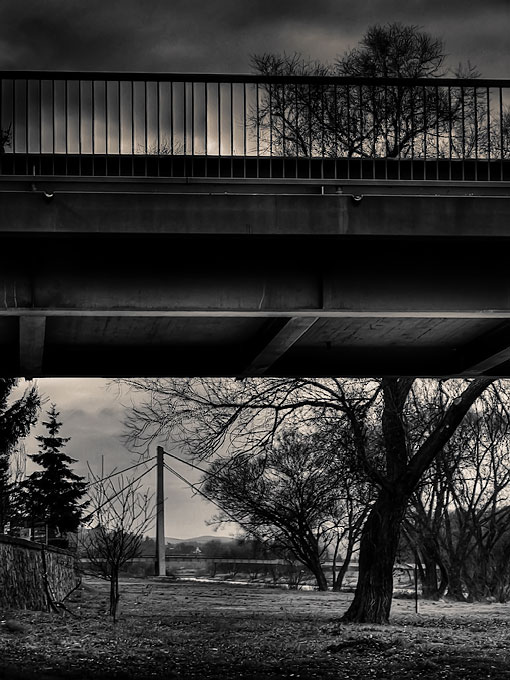 U dvou mostů v Dobřichovicích