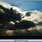 Tajemná postava v oblacích