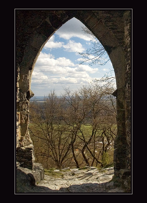 --- gotický výhled ---