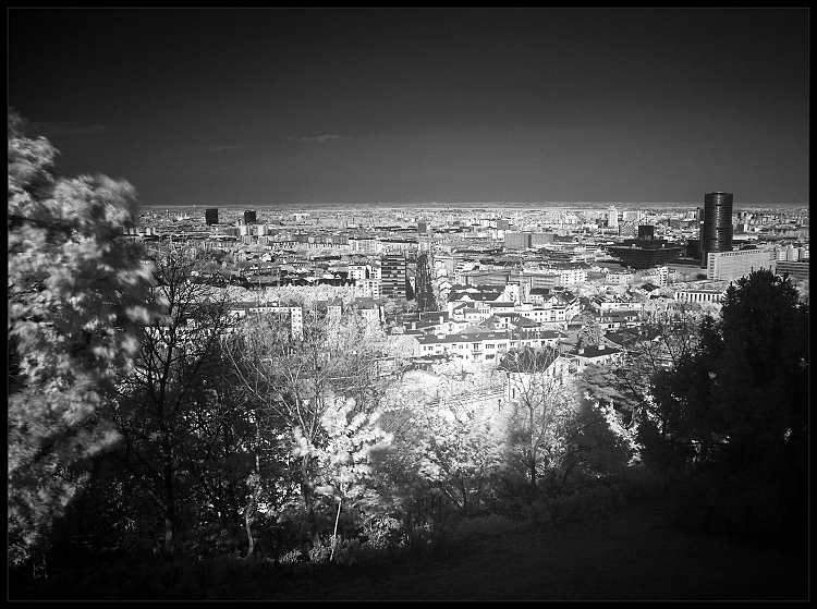 Bratislava infračervená.