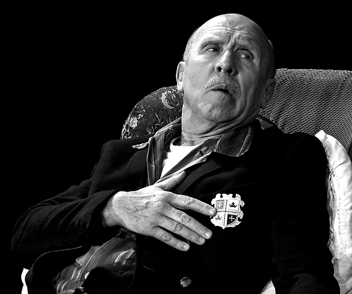 Divadelní střípky II. Petr Nárožný