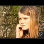 Zamyšlená Viktorka......dokonce u splavu:)