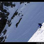 Bára mastí dolů kopcom...