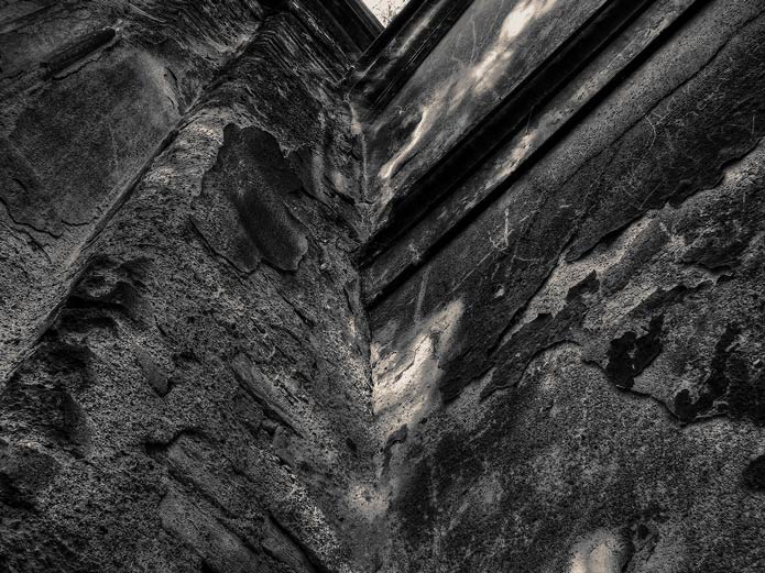 Stará hřbitovní zeď