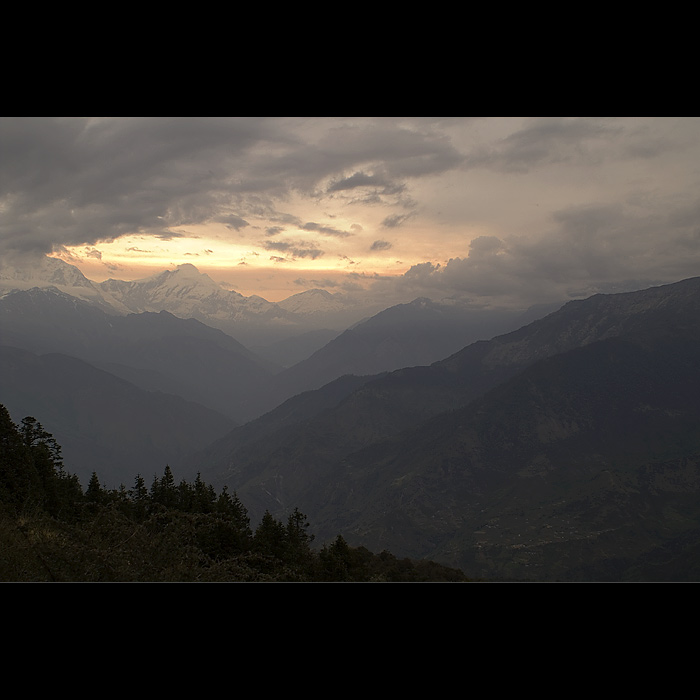 Východ nad Daulagirí