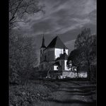 Osamocený kostel sv. Jakuba Většího a sv. Anny