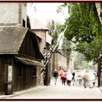 PRÁCE OSVOBOZUJE...