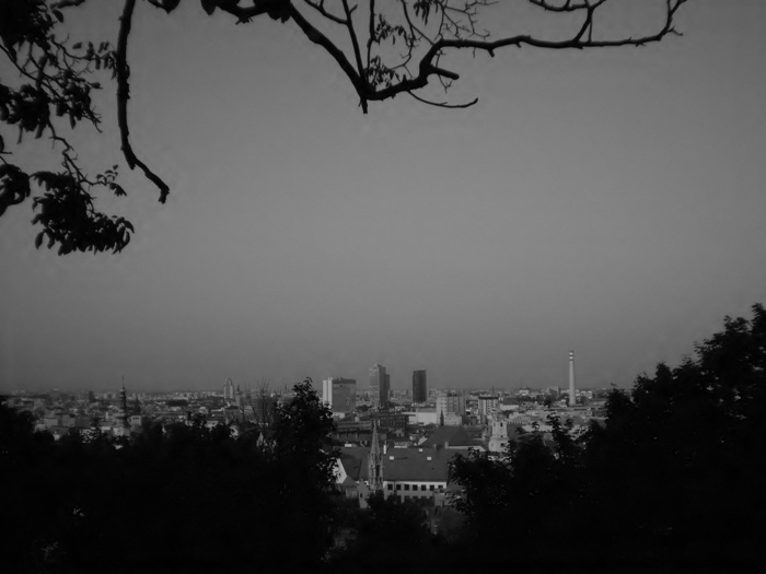 ...kopa betonu v Bratislave...