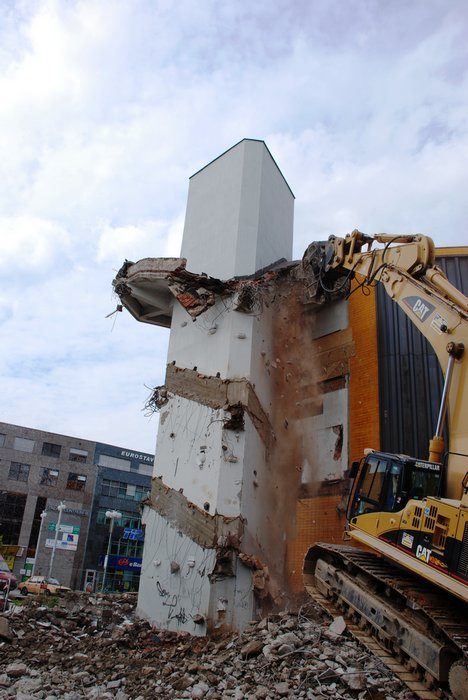 TESCO Liberec a začátky demolice