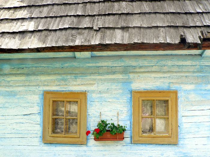 ...drevenica fareba ta ista :-)...