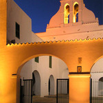 Noční chrám na ostrově Ibiza