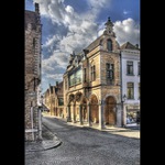 Náměstíčko s bílou madonou