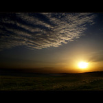 ***USÍNAJÍCÍ KRAJINA***